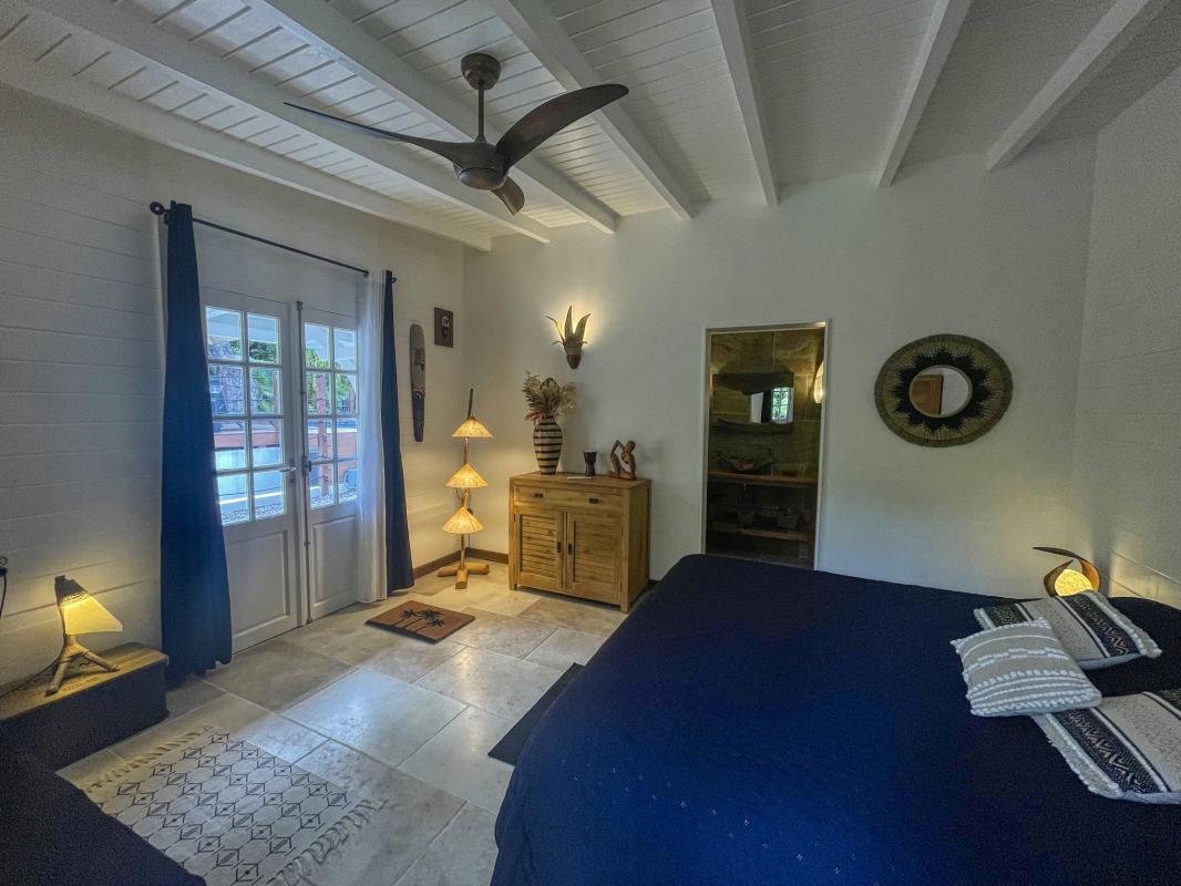 36. Location villa piscine proche plage Deshaies Guadeloupe_Chambre 2